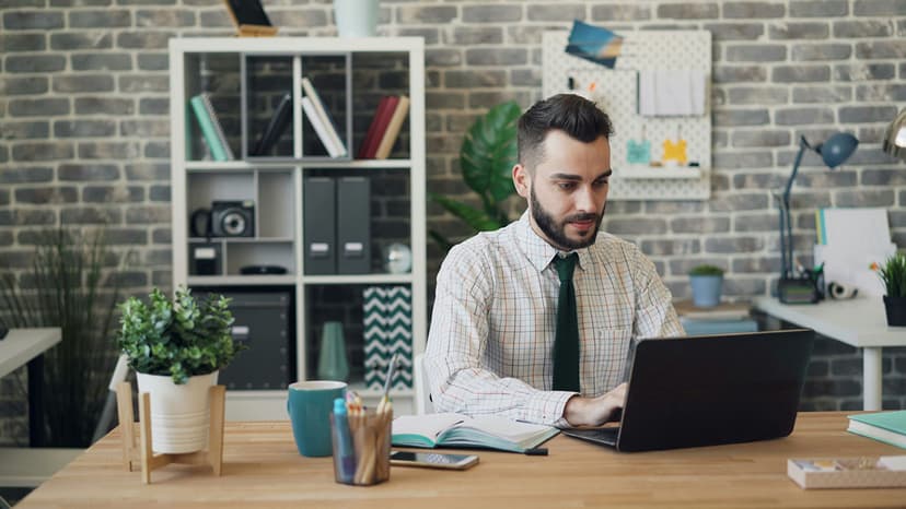 How to Use AI to Write Better Weekly Reports?