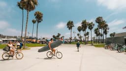 Why Exceptional Customer Service Outweighs Cost-Cutting Offshore Outsourcing
